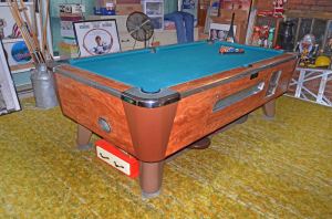 Auction-commerical pool table
